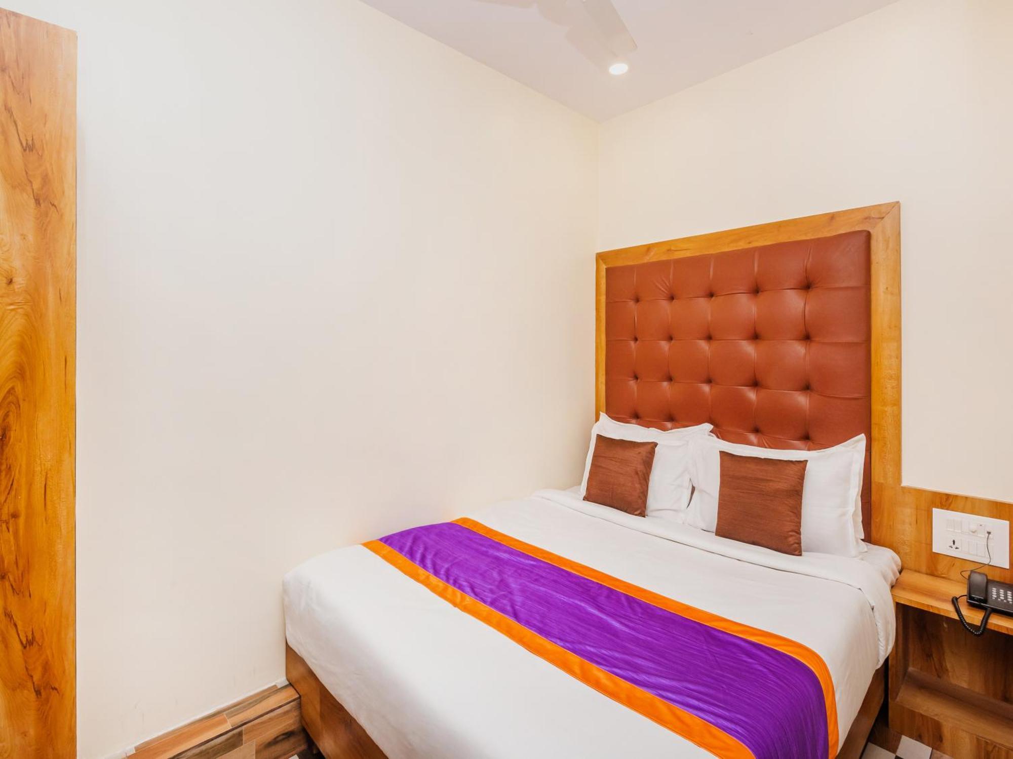 Hotel Era Mumbai Exterior photo
