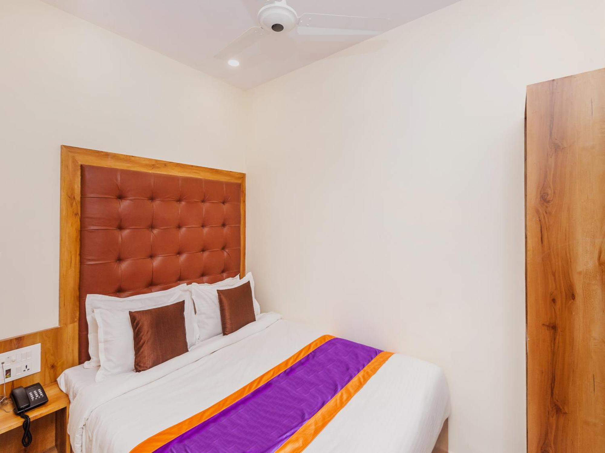 Hotel Era Mumbai Exterior photo